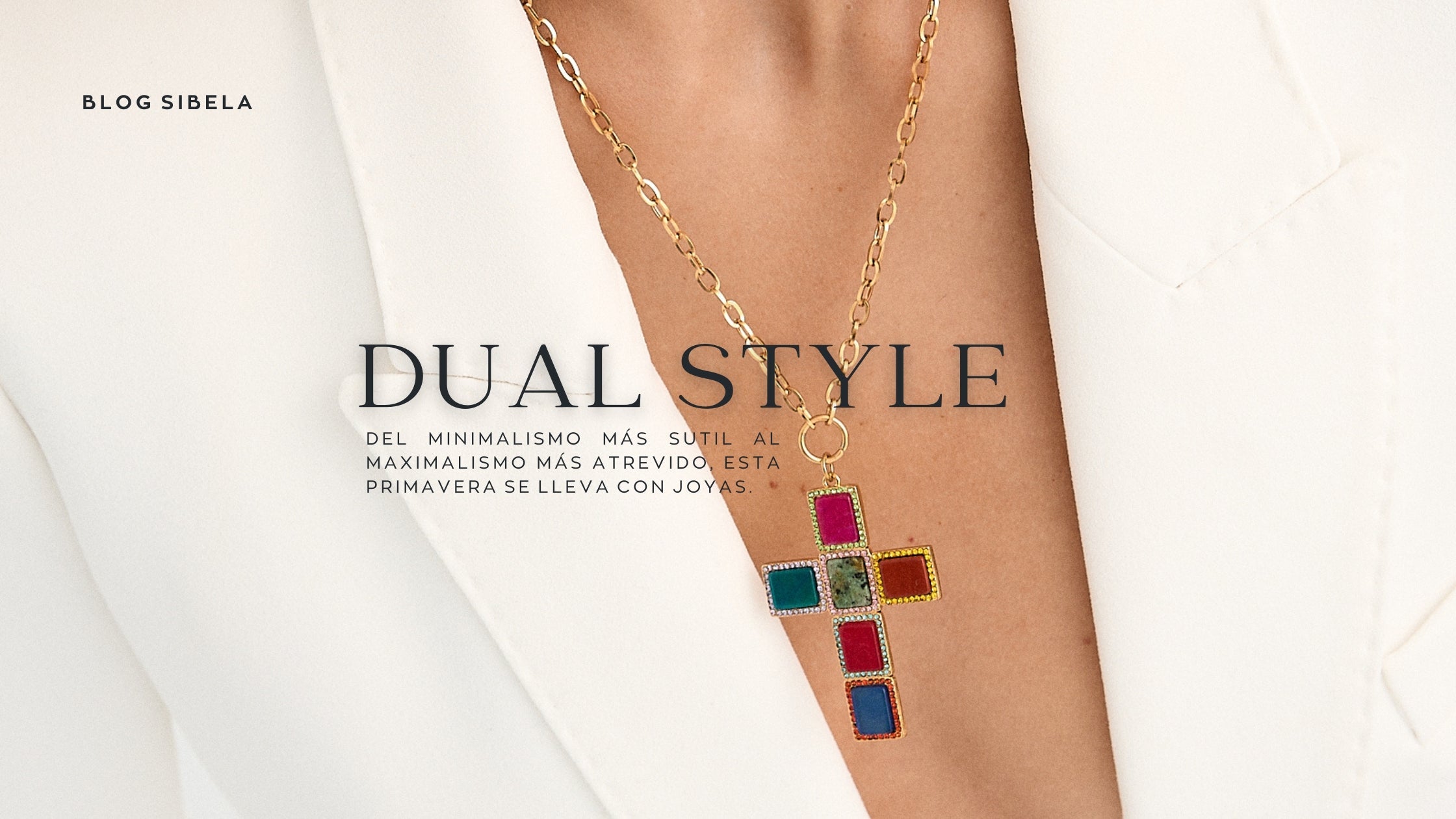 "Imagen editorial de portada del blog sobre joyería de primavera 2025, mostrando el contraste entre estilos minimalistas y maximalistas con piezas elegantes y actuales de Siebela Studio.