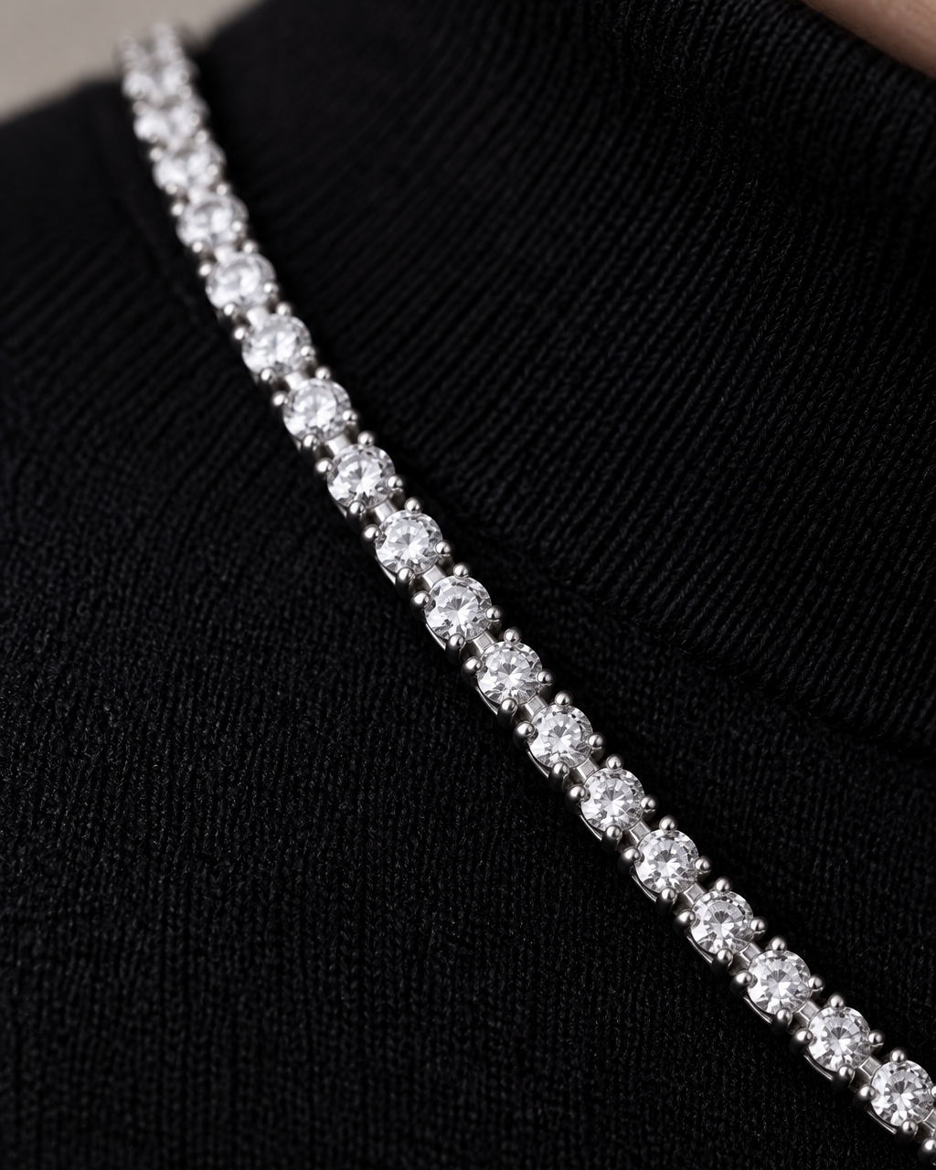Gargantilla RITA con piedras blancas en talla brillante y diseño inspirado en el clásico rivière.