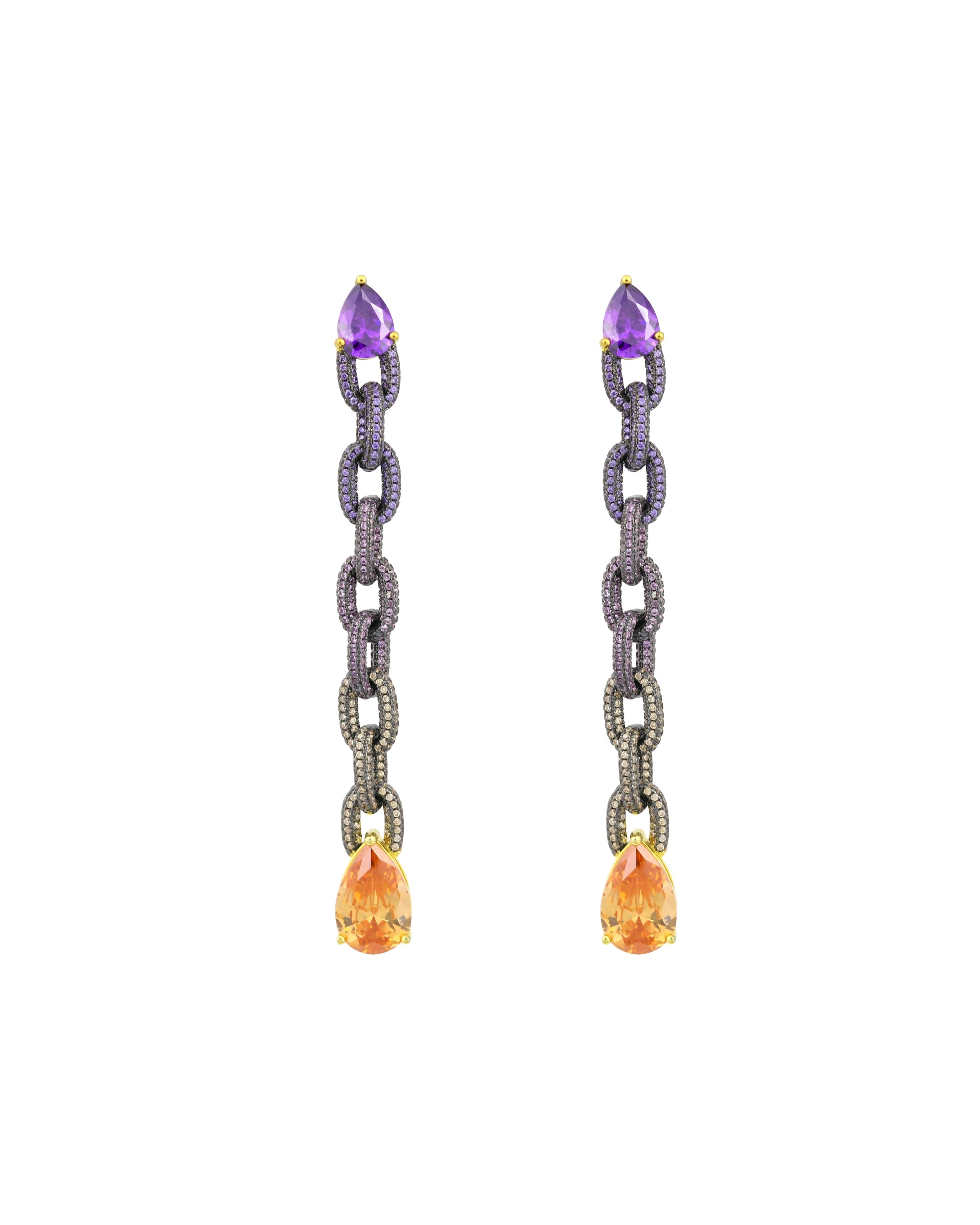 Pendientes Fuso largos de Sibela Studio en base de alta calidad con chapado en oro amarillo de 18 kts y rodio. Diseño de eslabones con piedras en tonos rosa, violeta y morganita que aportan un estilo sofisticado y lleno de color.