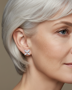 Pendientes Icaro perfectos para oficina con piedras blancas talla marquesa. Elegancia sin esfuerzo.