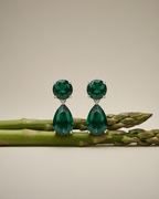 Pendientes joya verdes MUSE con elegantes piedras de inspiración esmeralda.