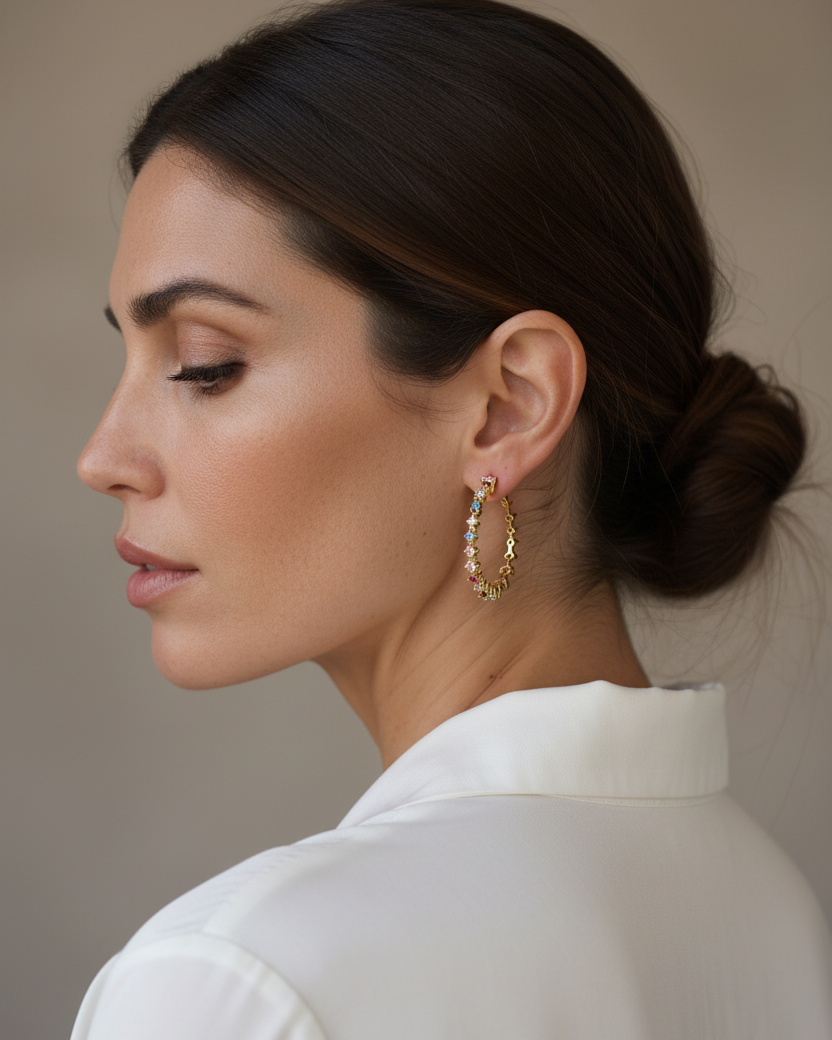 Joya exclusiva de Sibela Studio, pendientes Neppi en plata 925 con baño en oro de 18k y diseño multicolor único.