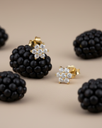 Pendientes básicos de fondo de joyero con diseño clásico y elegante.