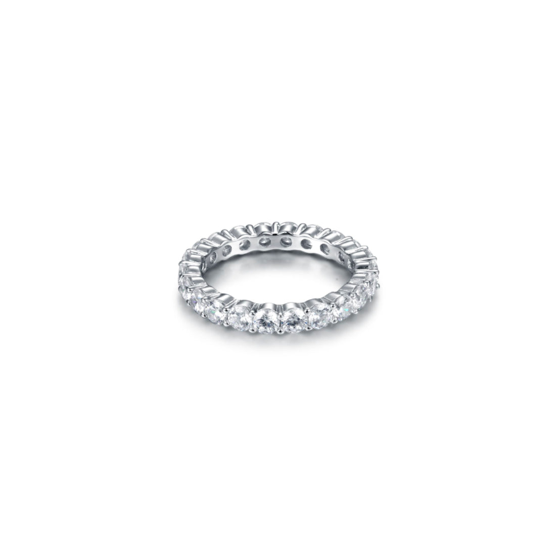Anillo Tess con acabado en rodio y circonitas blancas de 3 mm. Un diseño elegante y atemporal perfecto para llevar a diario.