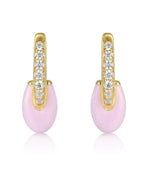 Pendientes Obelia Rosa esmaltados con acabado en oro amarillo de 18 kt y circonitas brillantes.