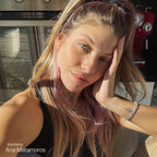 Pulsera Canna con circonitas en talla circular y acabado en rodio, equipada con cierre de seguridad. Una pieza sofisticada, cómoda y segura.